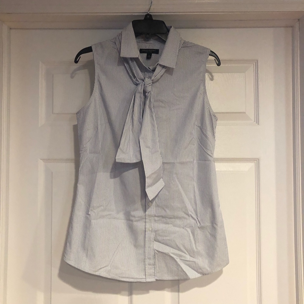 BR Sleeveless Button Down with Removable Tie
